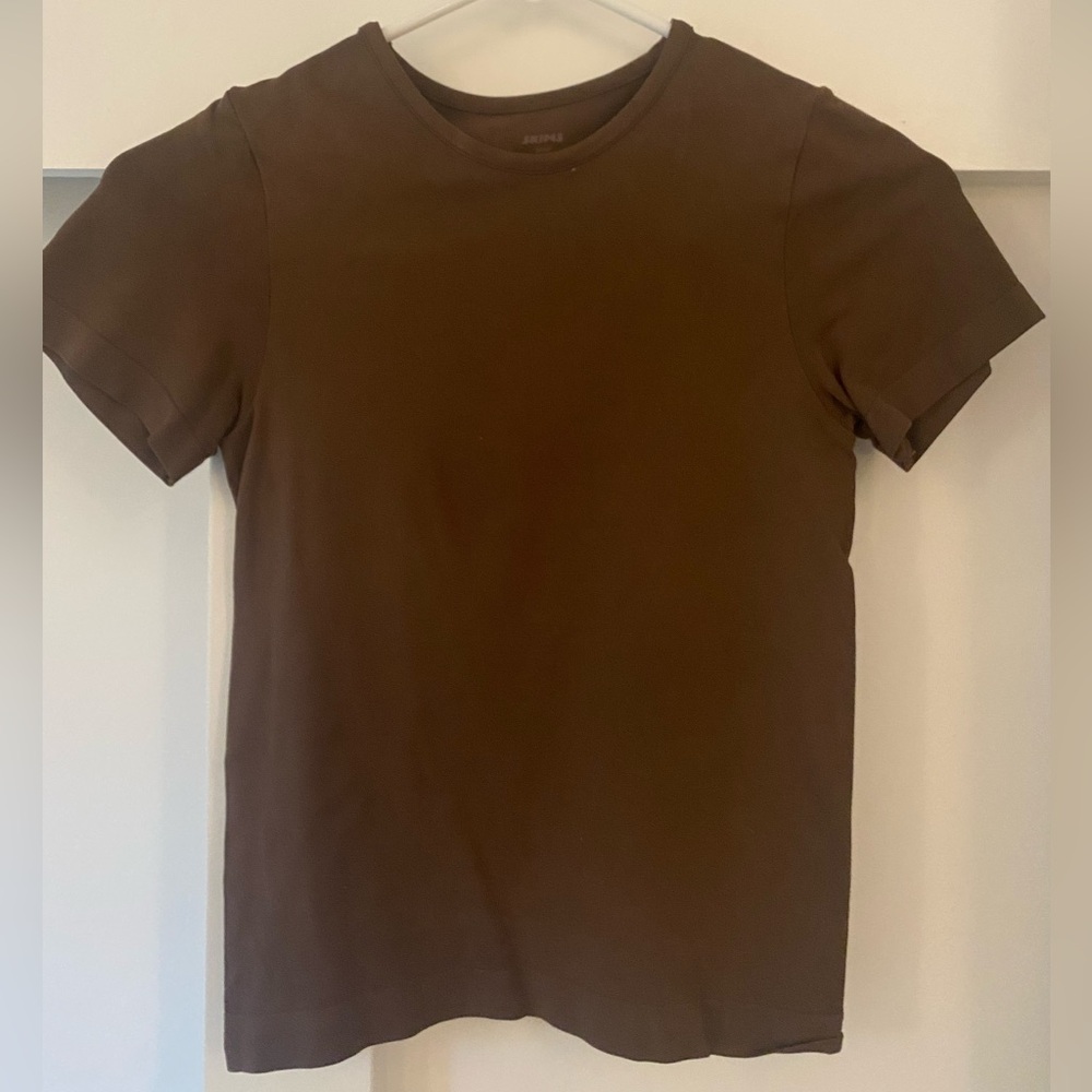 Skims Fits Everyone tshirt, small